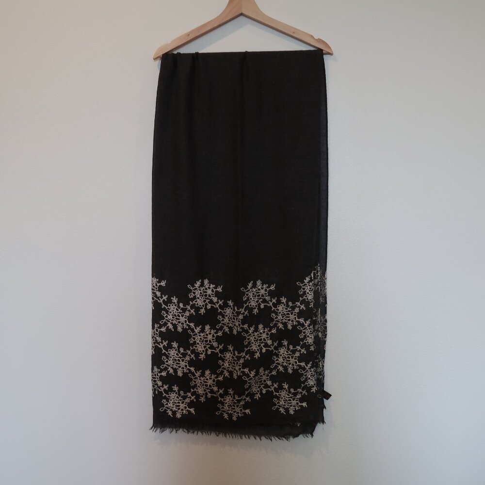 Do Everything in Love Scarf
